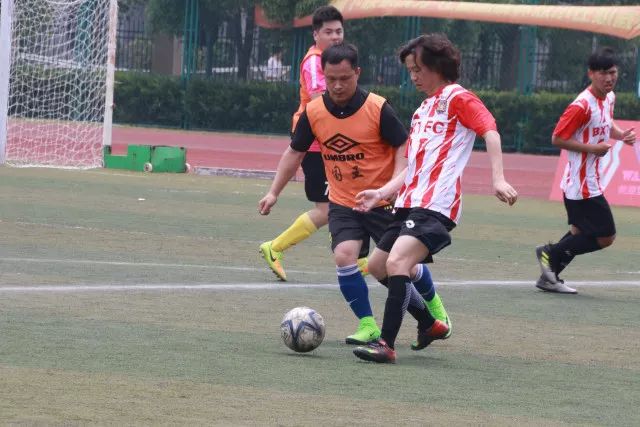 赵继伟17分辽宁胜宁波 贺希宁38分深圳胜新疆